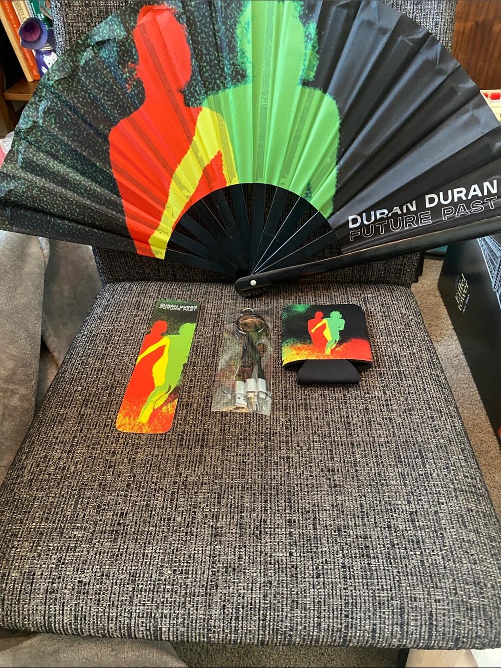 Duran Duran Future Past VIP Bundle - Fan, bookmark, drank cozy & charging cable
